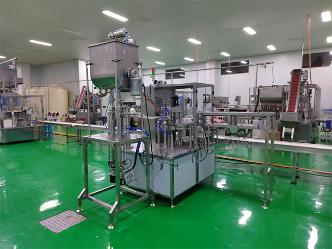 星火吸嘴袋灌裝旋蓋機客戶車間實拍